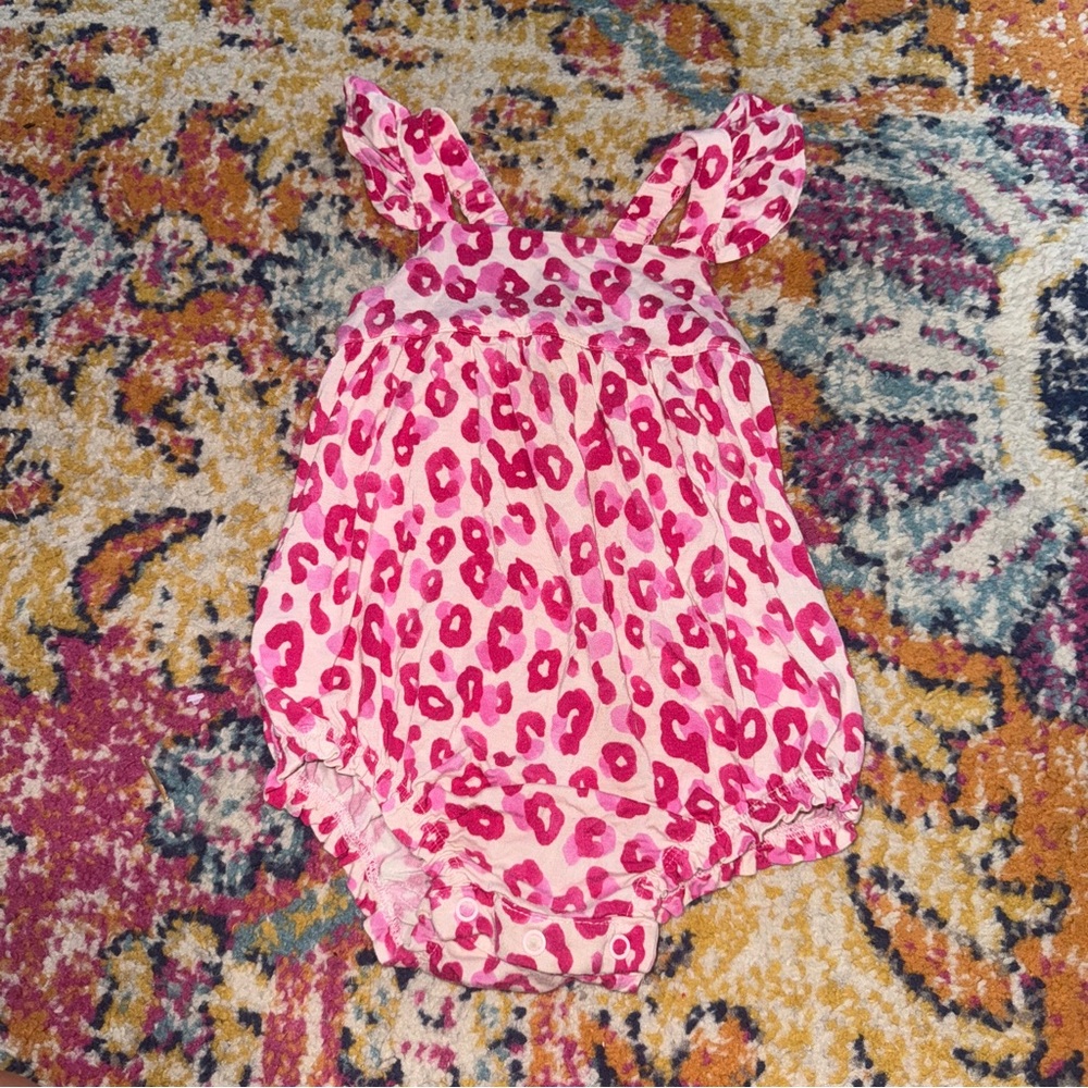 Posh Peanut Girl's Ashley Ruffled Cap Sleeve Bubble Romper size 12/18 months